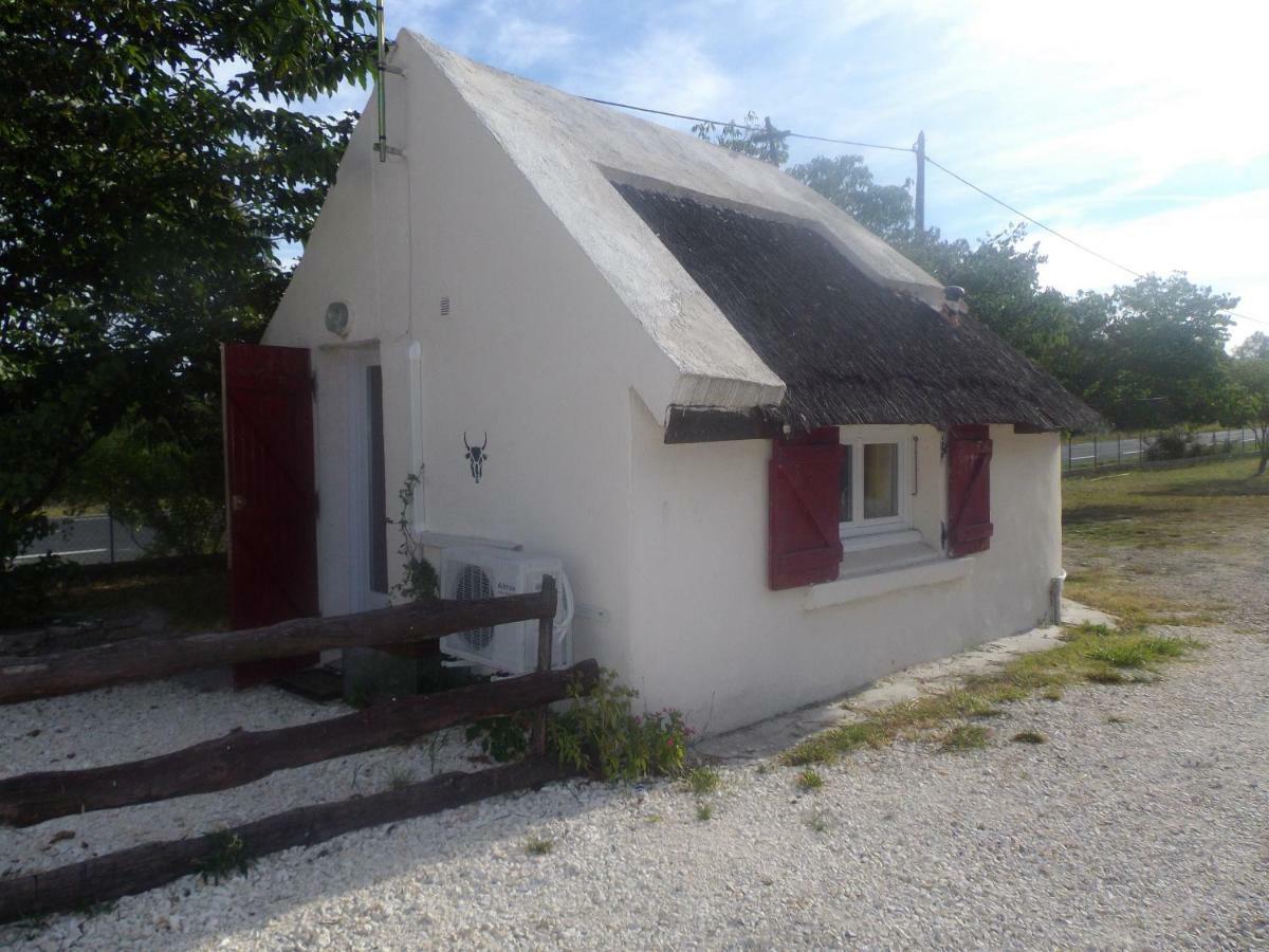 Auberge Des Garrigues Nimes Bagian luar foto