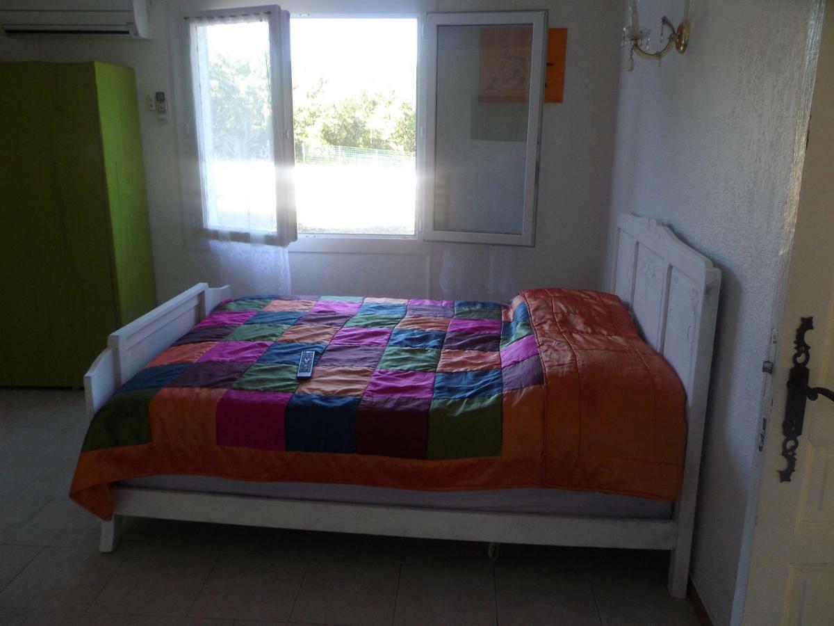 Auberge Des Garrigues Nimes Bagian luar foto