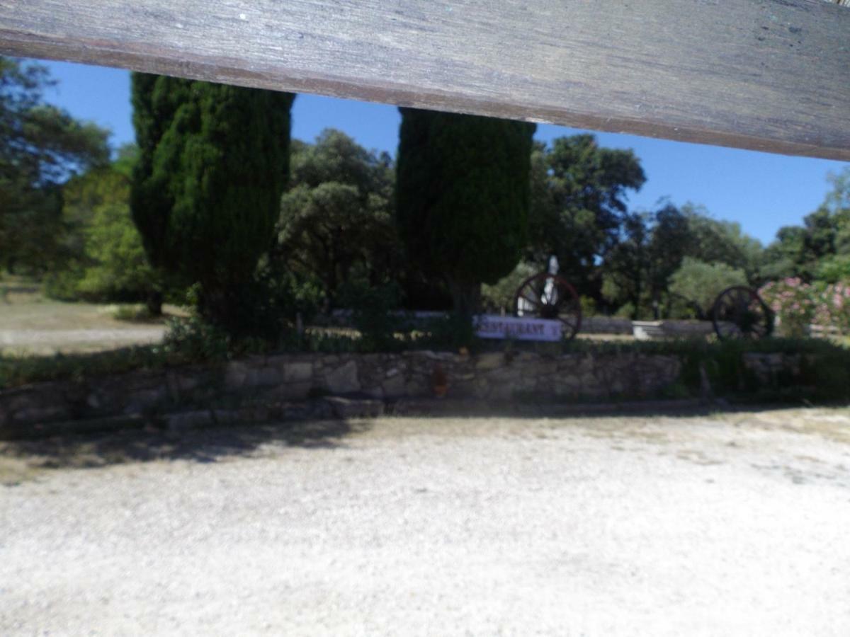 Auberge Des Garrigues Nimes Bagian luar foto