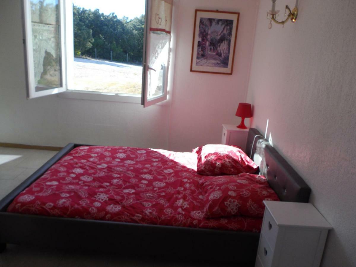 Auberge Des Garrigues Nimes Bagian luar foto